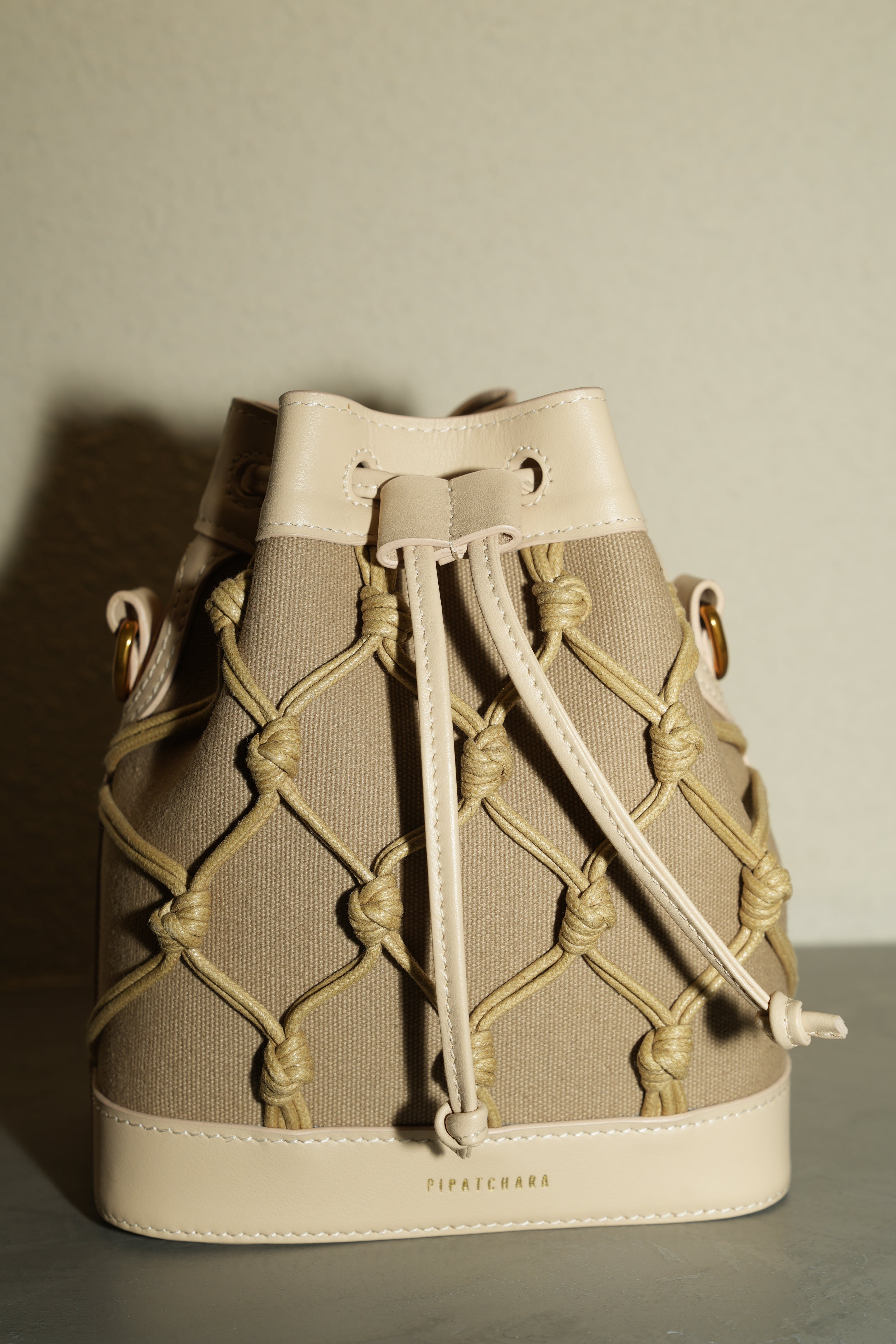 Romy Bucket Bag(Egg)