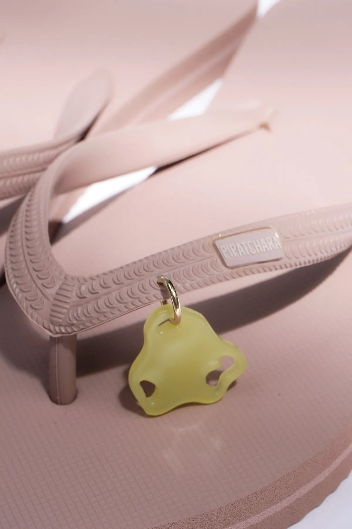 Infinitude Flip Flops Nude(Bubble)