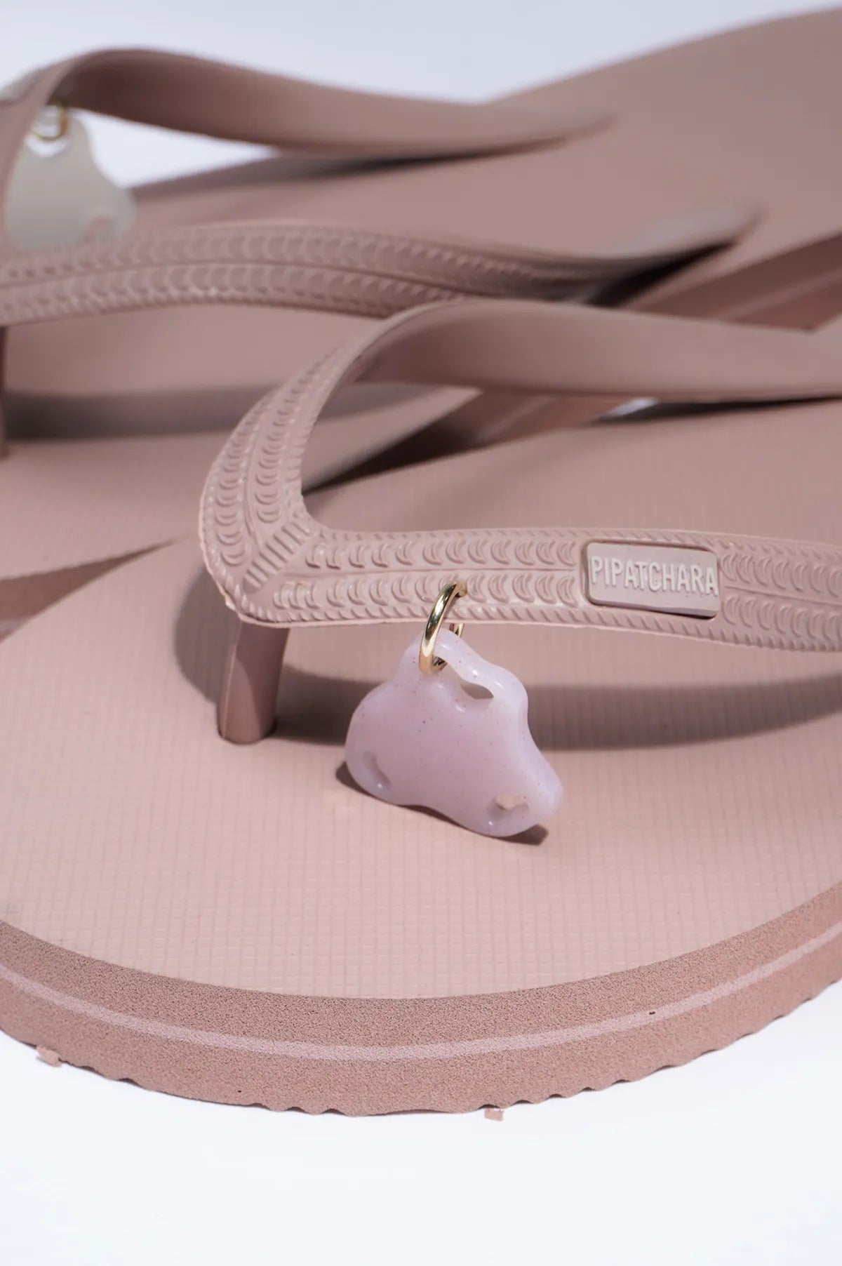 Infinitude Flip Flops Nude(Dolphin)