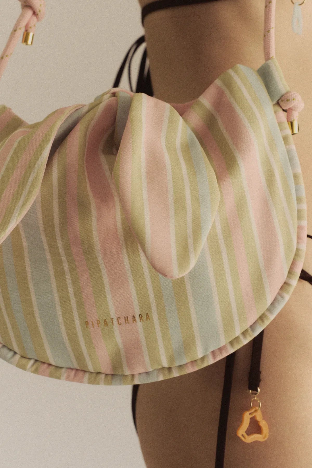 (Pre-order - จัดส่ง 1 พ.ย. 68) Pipatchara x Sabina Le Voyage Bag(Flamingo)