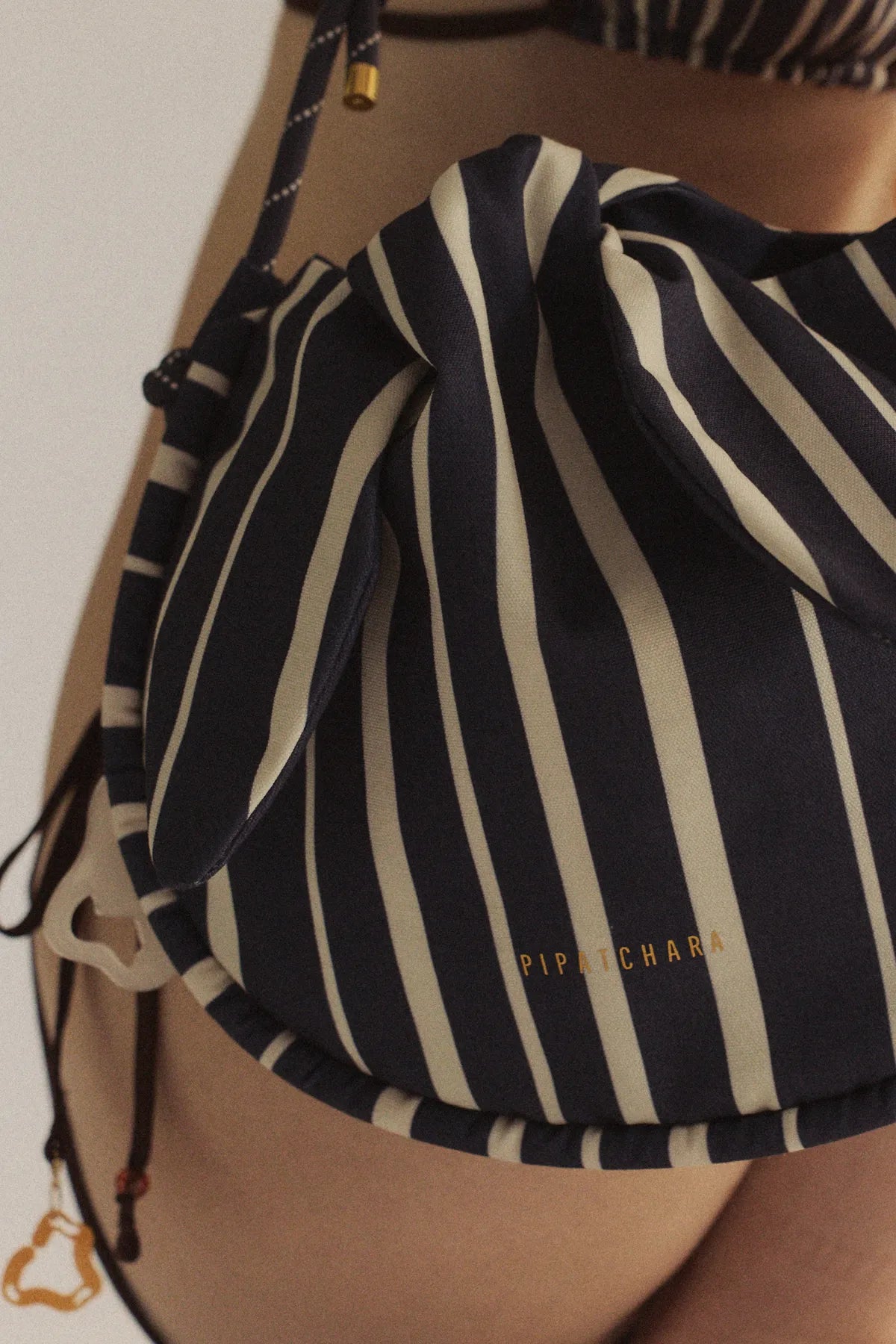(Pre-order - จัดส่ง 1 พ.ย. 68) Pipatchara x Sabina Le Voyage Bag(Midnight)
