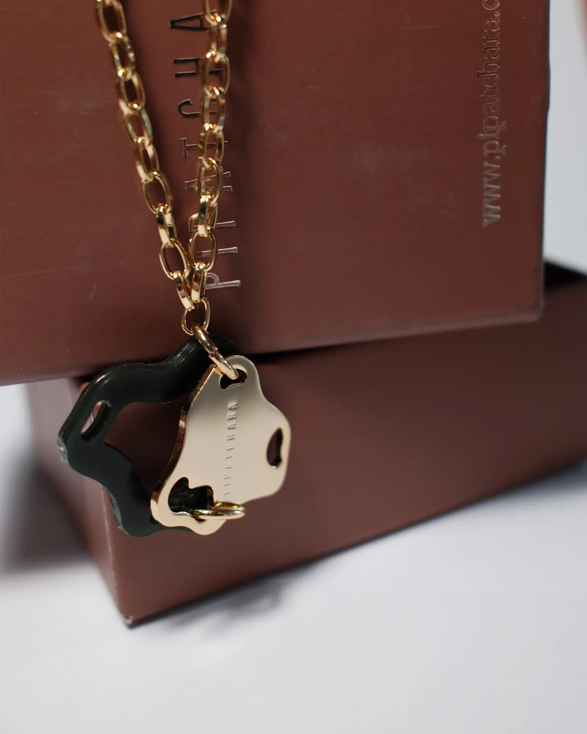 Aqua Necklace Gold (Onyx)