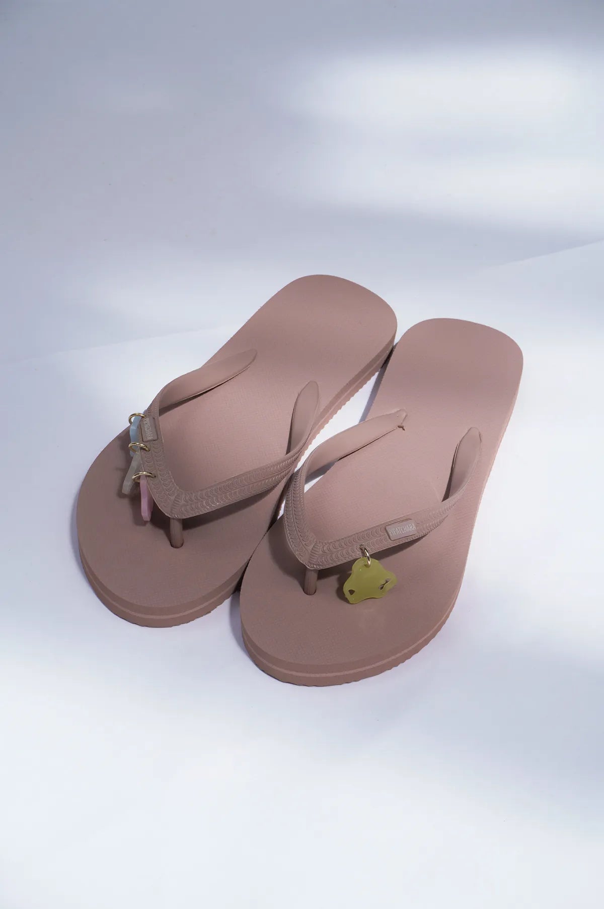 Infinitude Flip Flops Nude(Bubble)