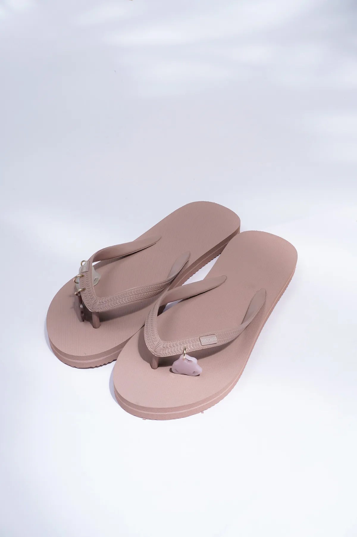 Infinitude Flip Flops Nude(Dolphin)