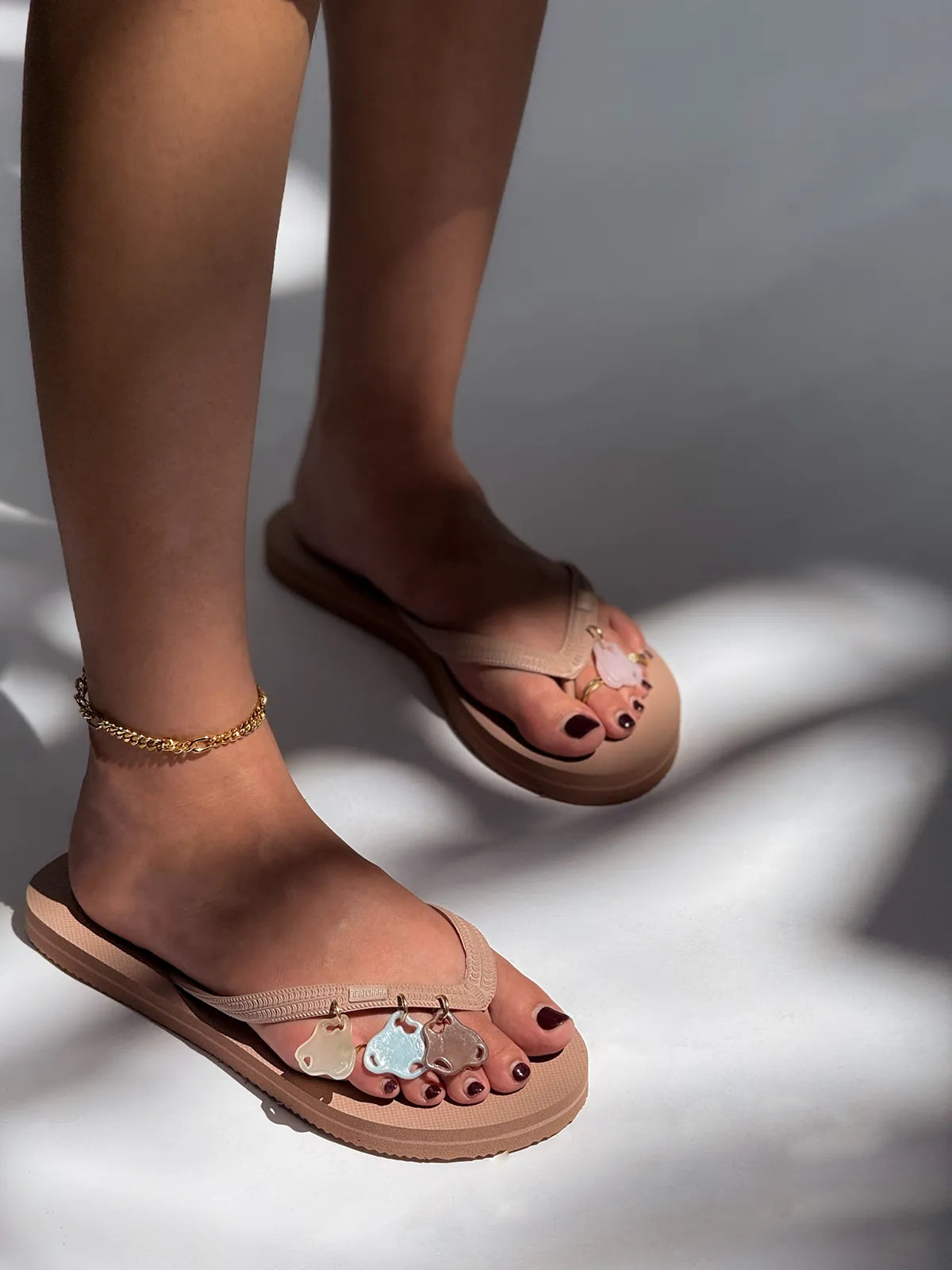 Infinitude Flip Flops Nude(Dolphin)